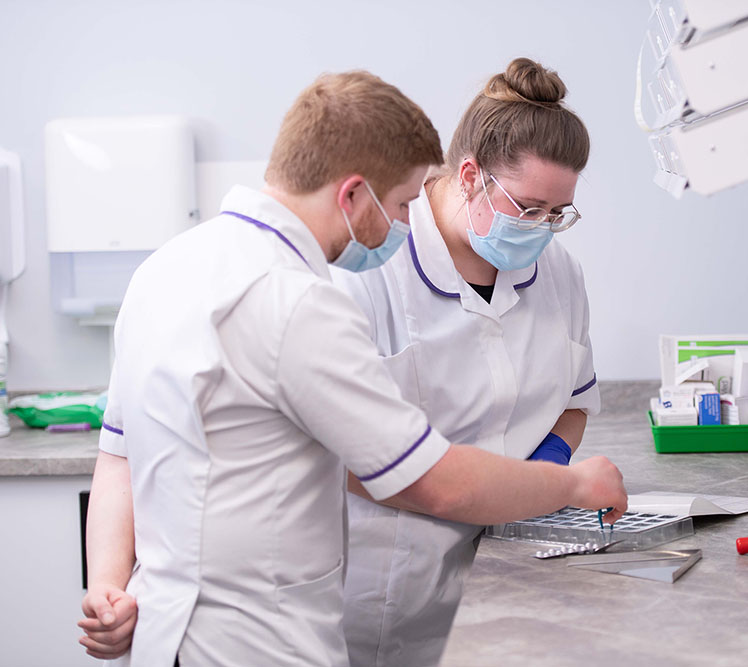 pharmacists-preparing-medicines